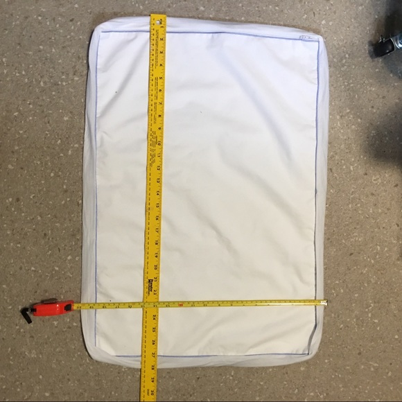 Pillow protector mainstays standard queen zips New or Like new - Picture 4 of 9